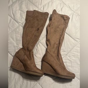 🚨2/$20🚨NWOT Just Fab suede knee high wedge boots size 12